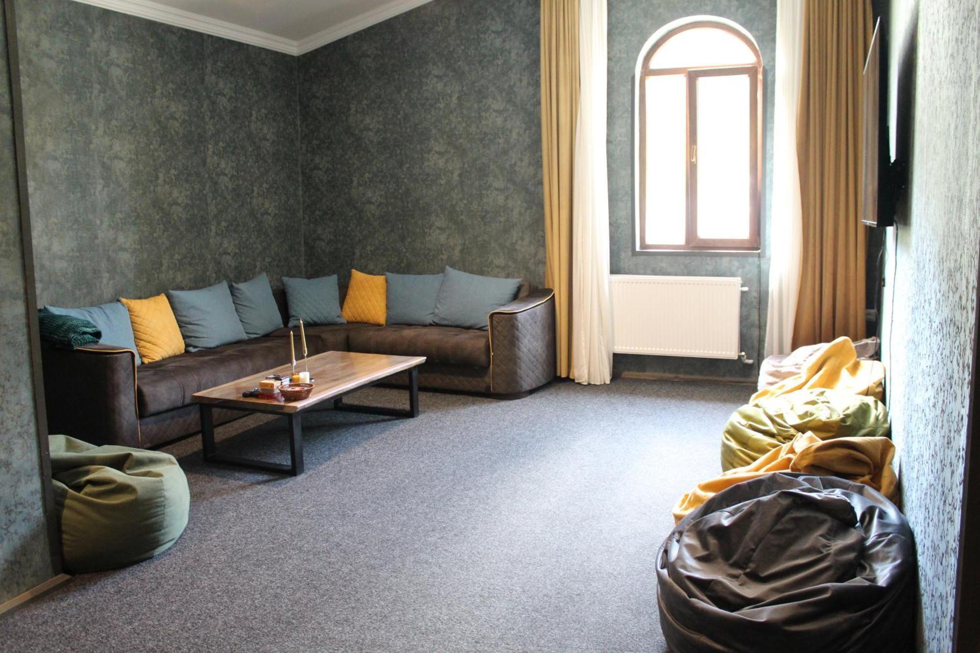 Hotel Eden Mestia Exteriör bild